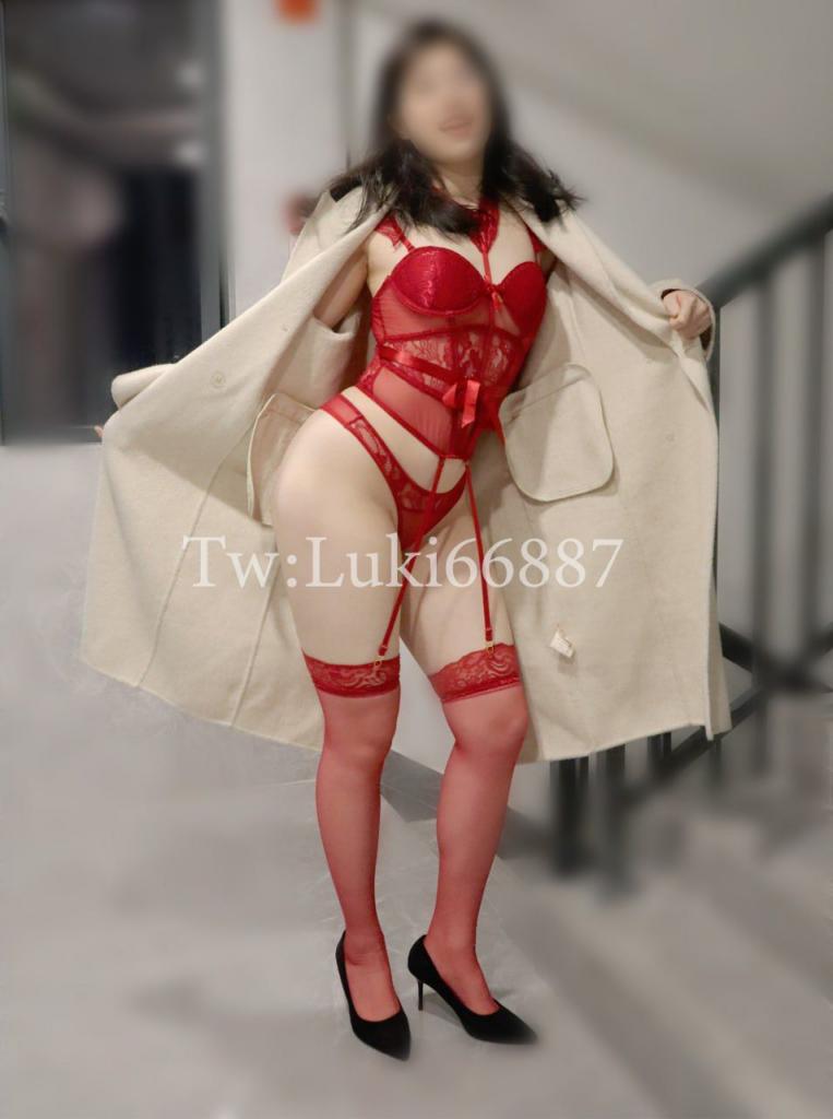 经典反差婊 秦嘉倪