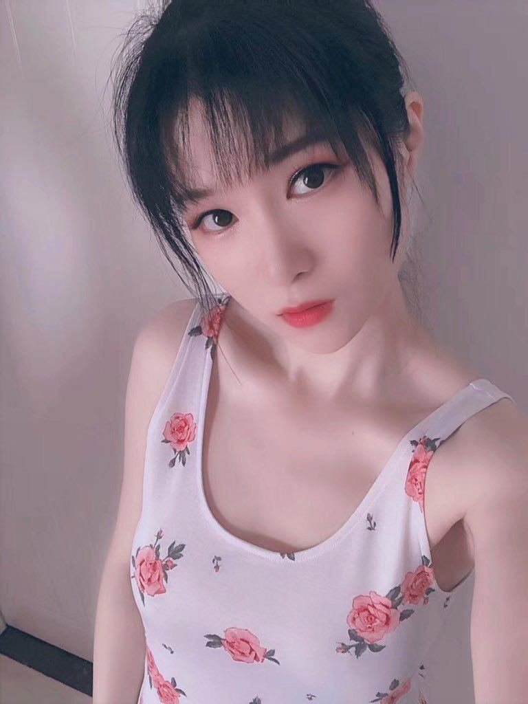 这乳房真好漂亮