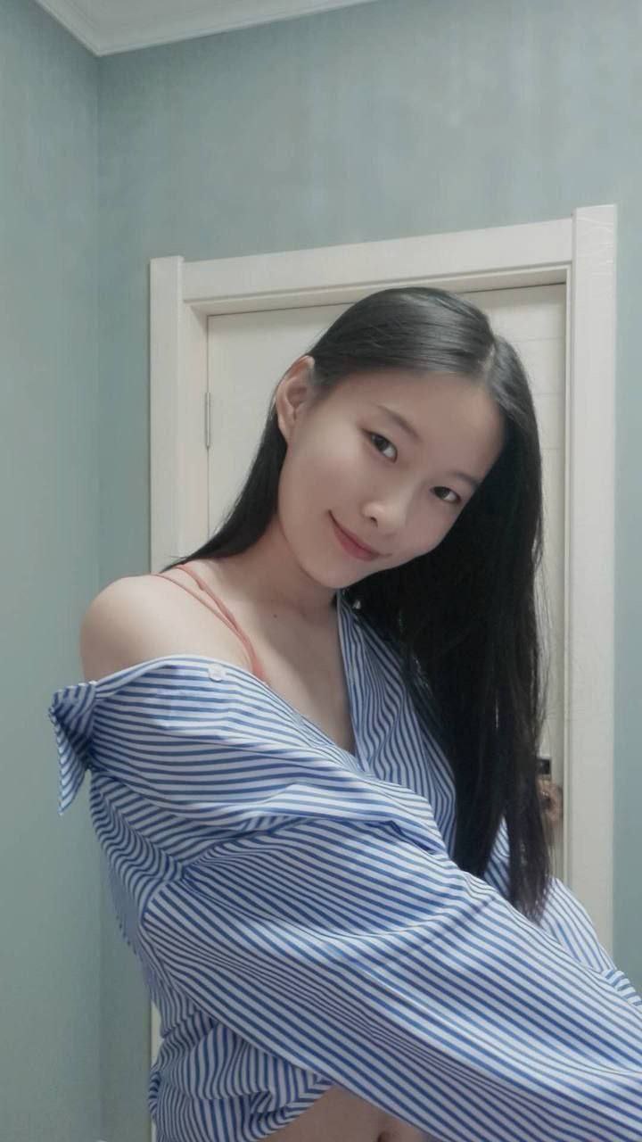 美女身材很性感