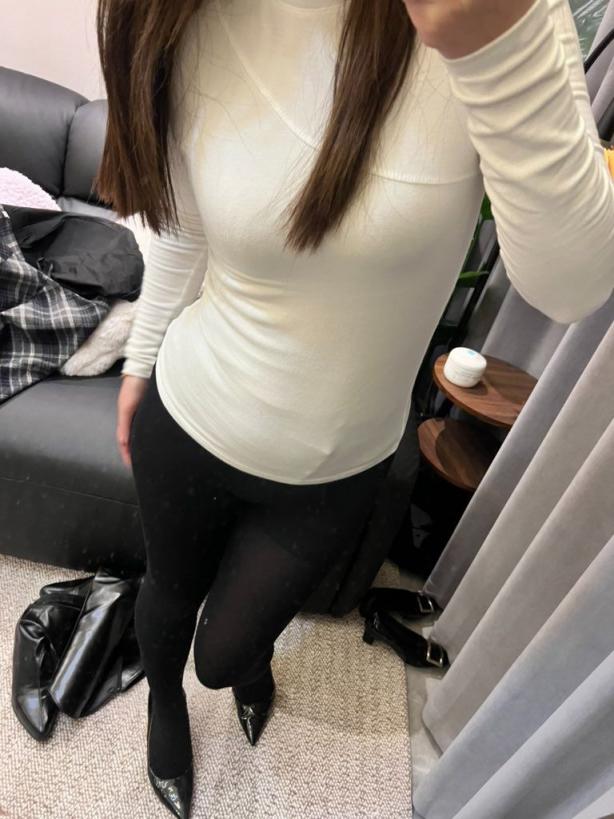 青春洋溢的少妇美女