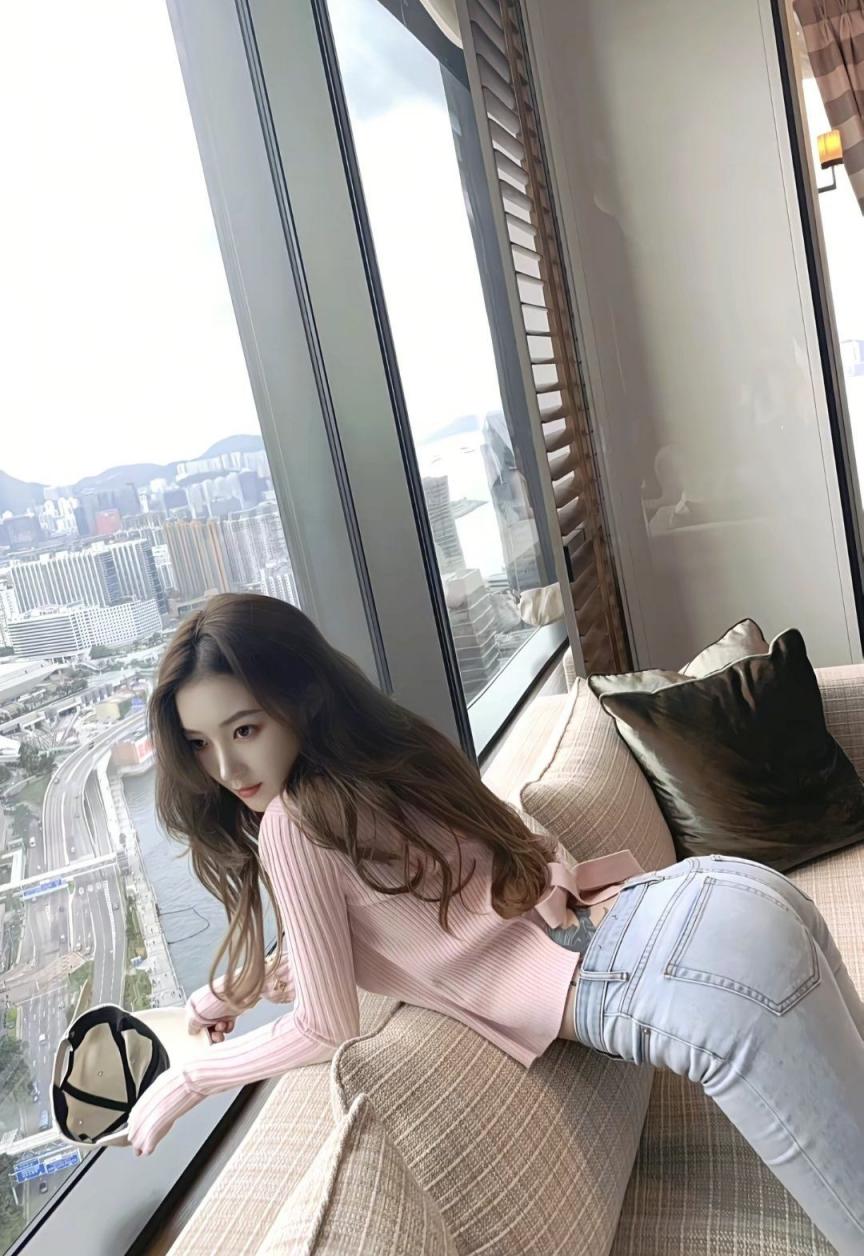 青春洋溢的少妇美女