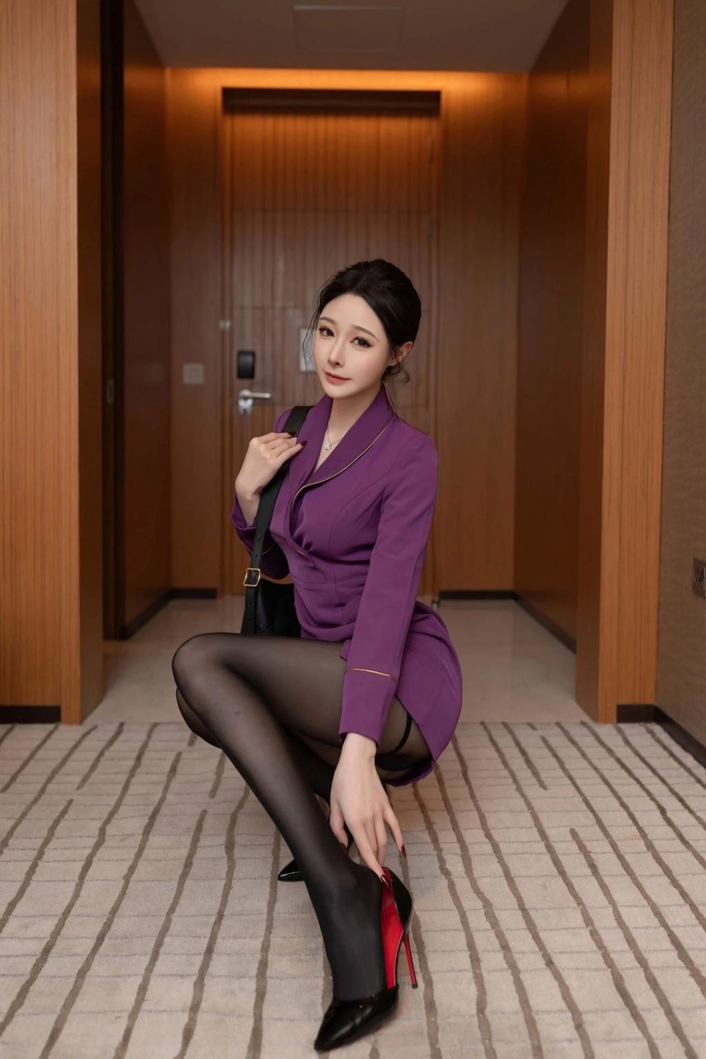 身材好的职业装美女