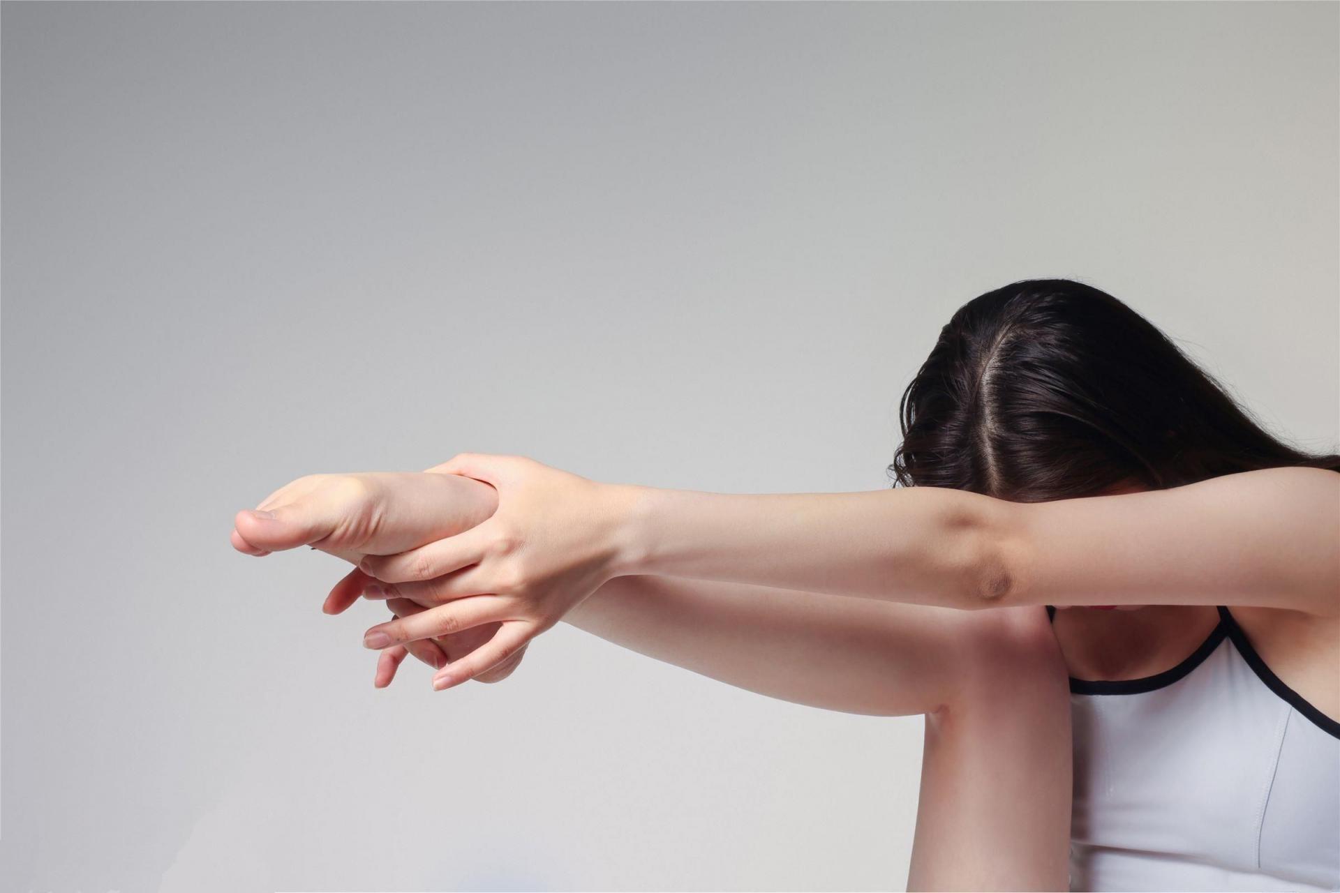 舞蹈生的树洞 羽