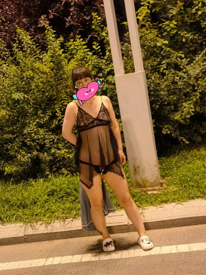 有一位爱露出的骚，是什么体验