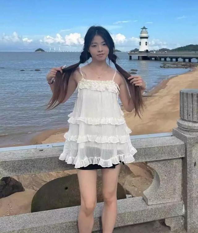 分享两个小骚货