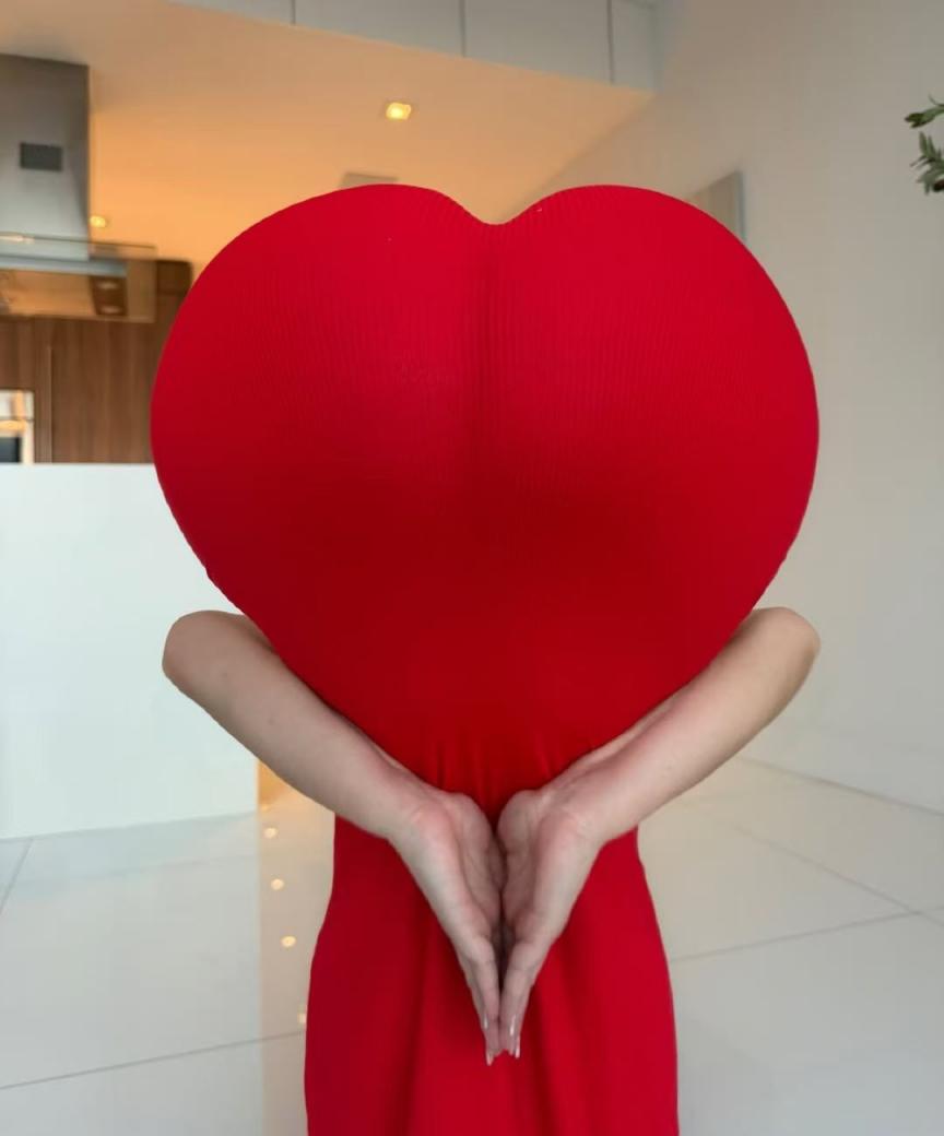 蜜桃臀的诱惑是个爱心形状