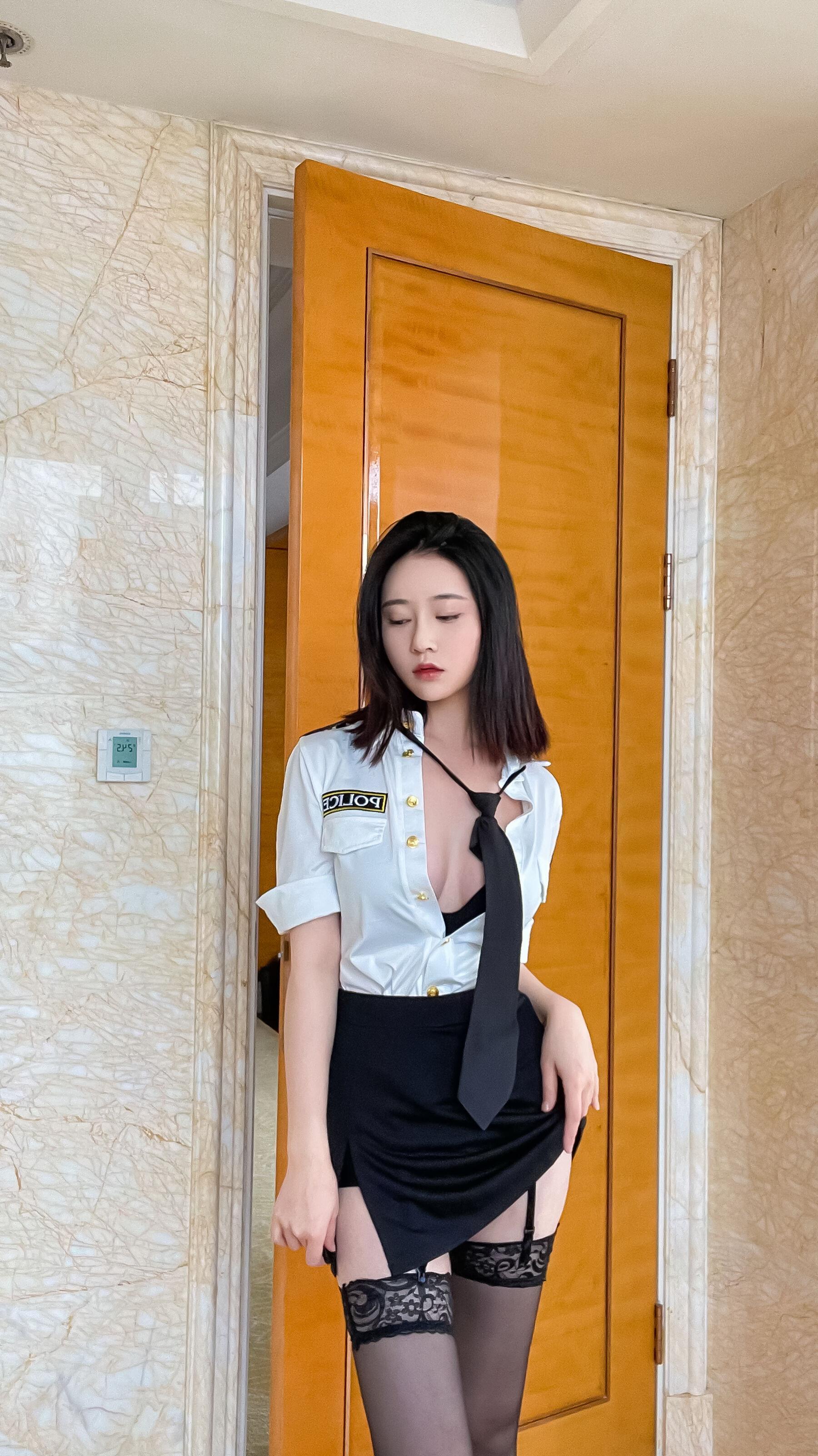 年年-S女警 [82P]