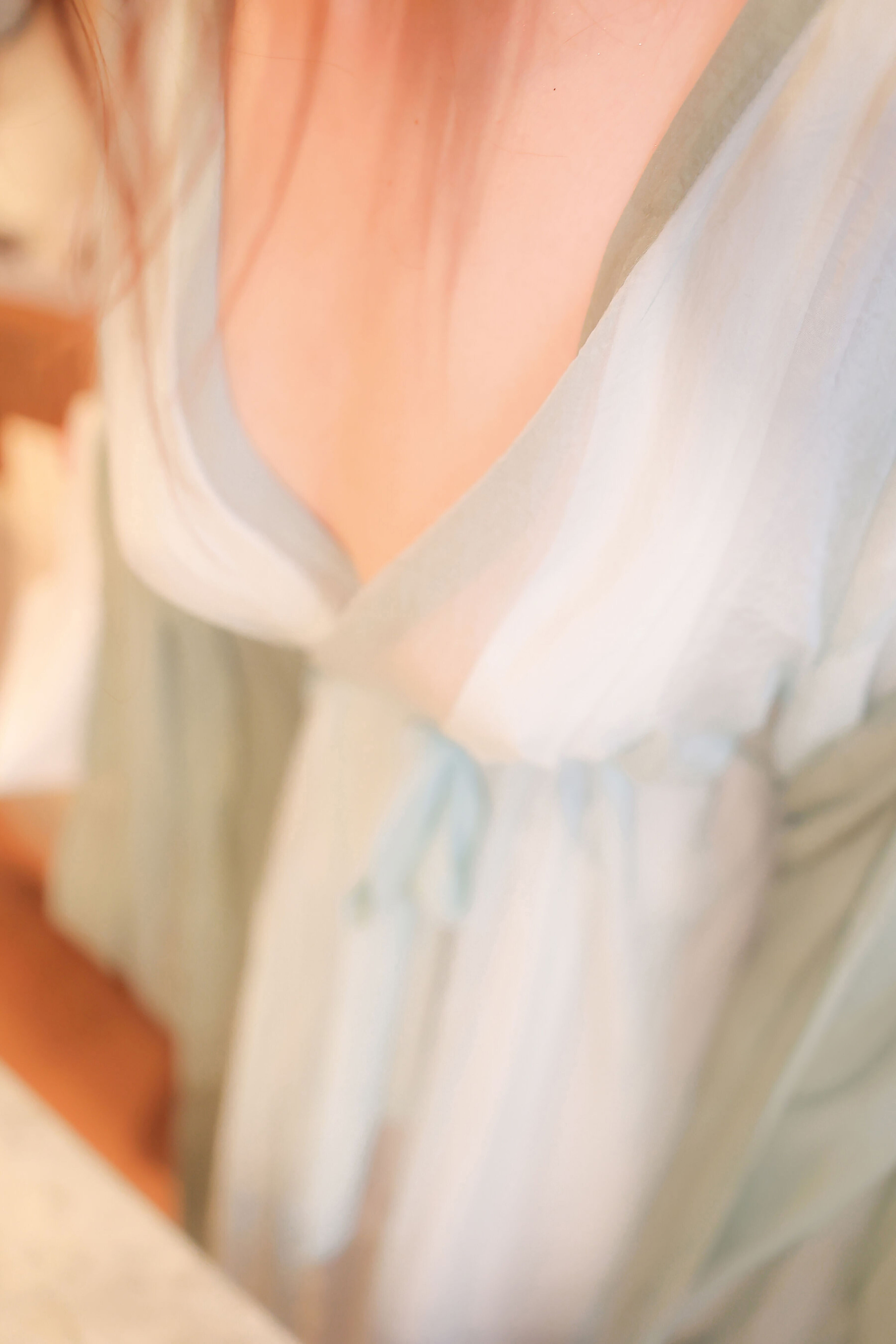 蛋蛋宝 - 古风汉服，薄如蝉翼的衫和挺拔露出的胸