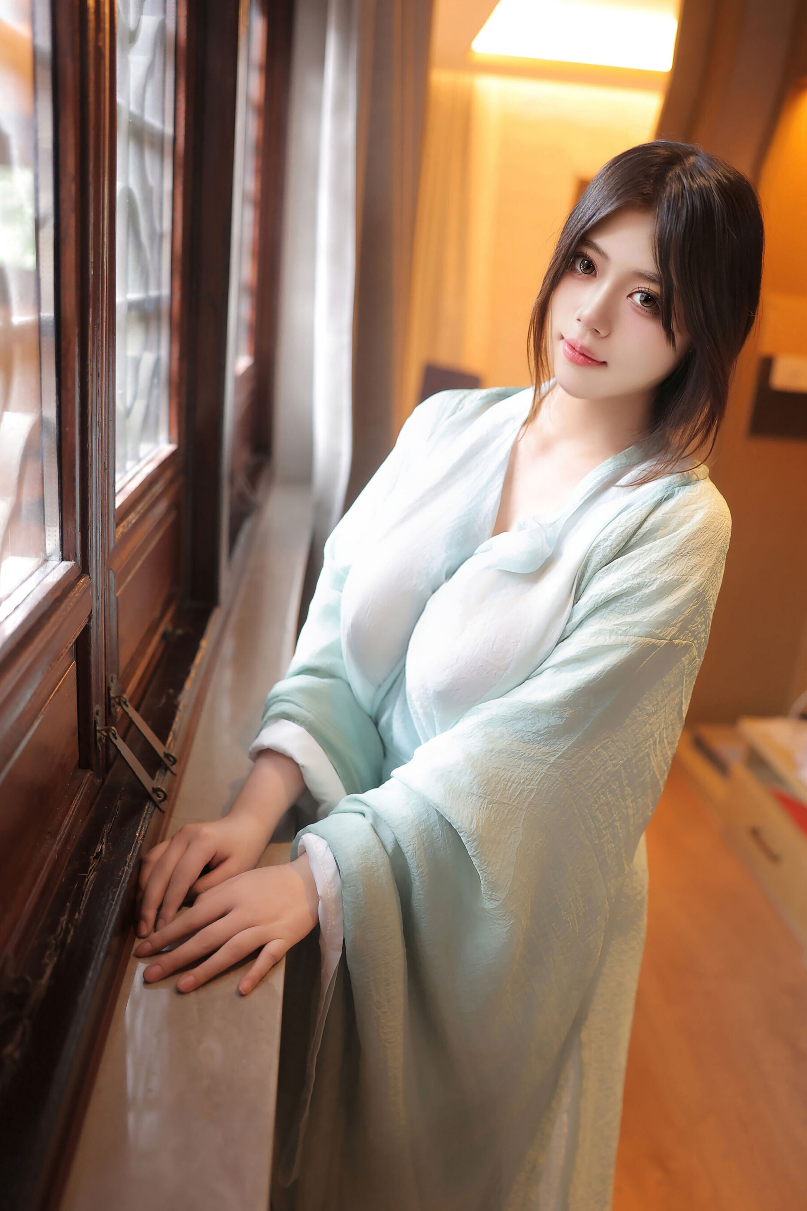 蛋蛋宝 - 古风汉服，薄如蝉翼的衫和挺拔露出的胸