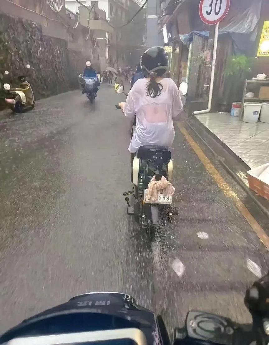 瑜伽裤美女