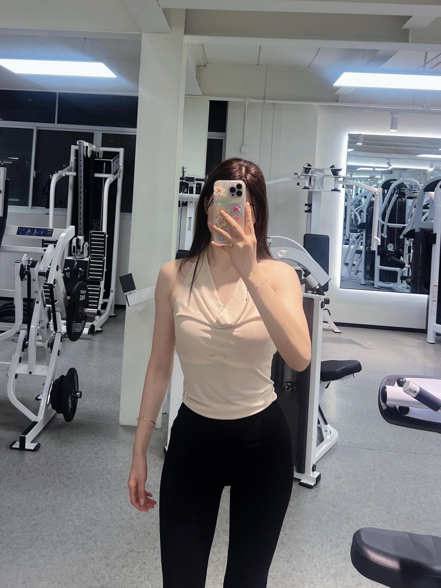 瑜伽裤美女