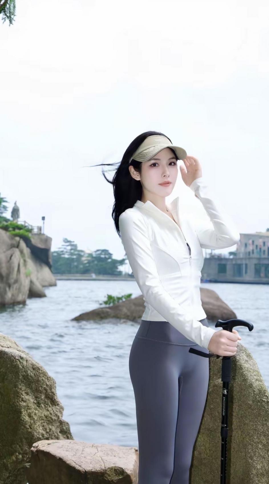 瑜伽裤女孩
