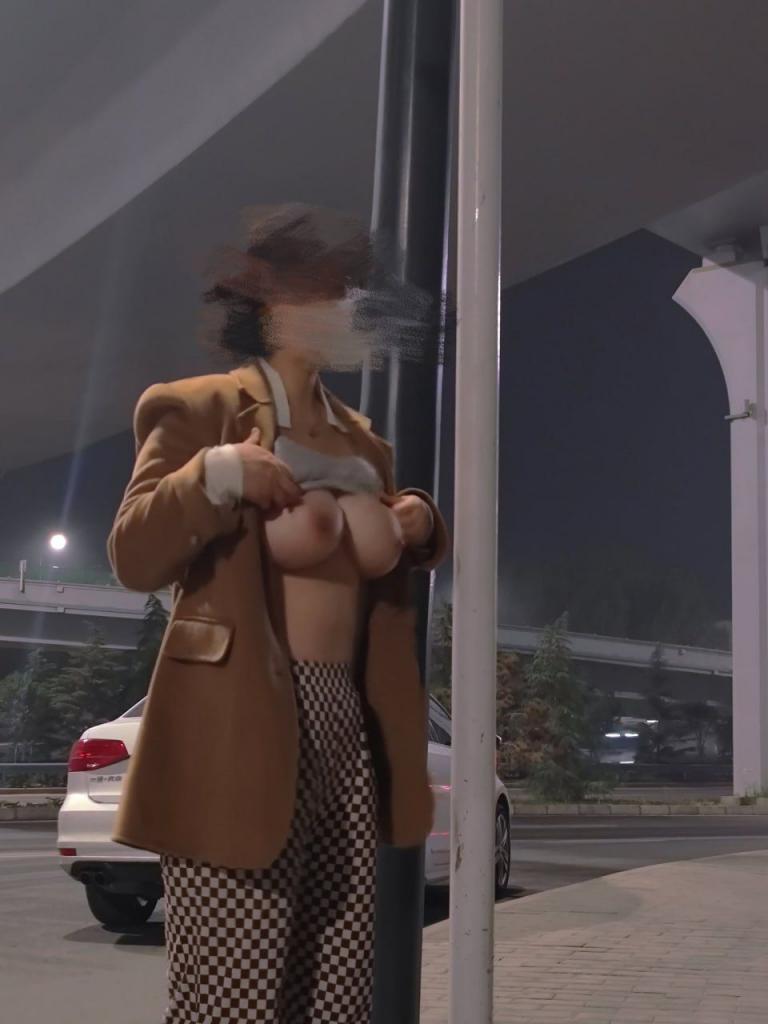 人妻爱露出