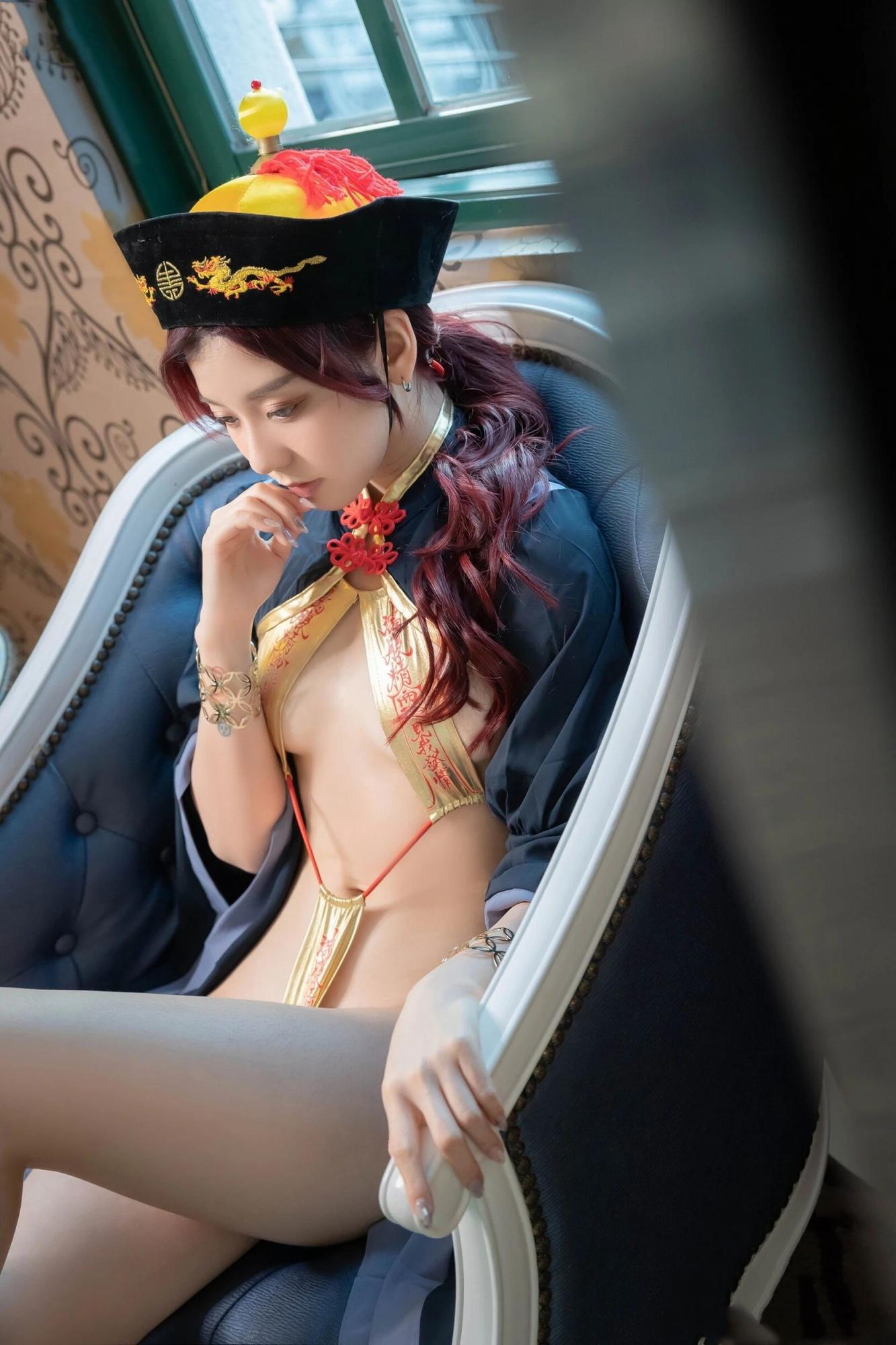 未來少女掰開粉鮑發情翹高美尻勾