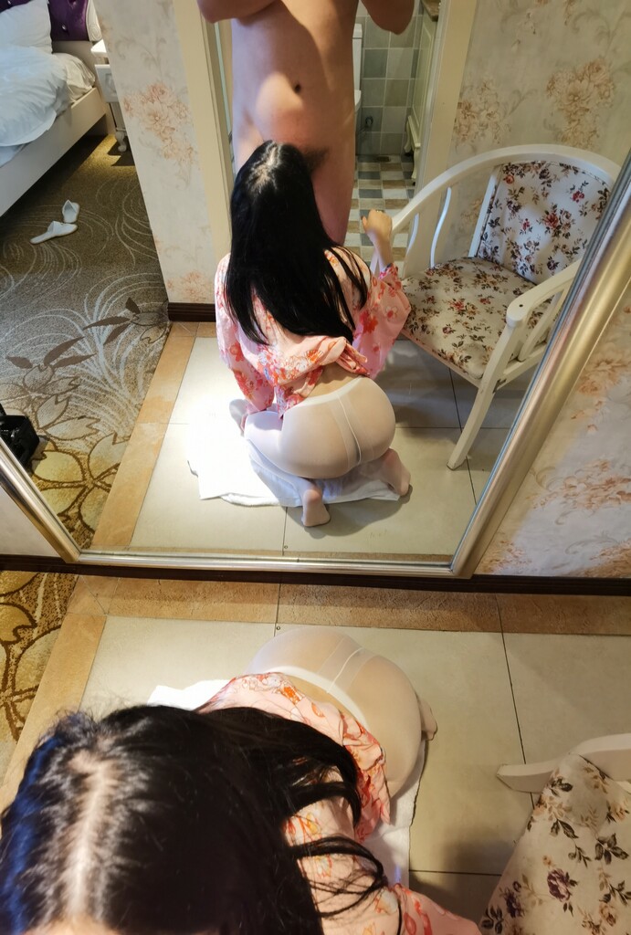 相识多年的人妻少妇最近解锁了毒龙