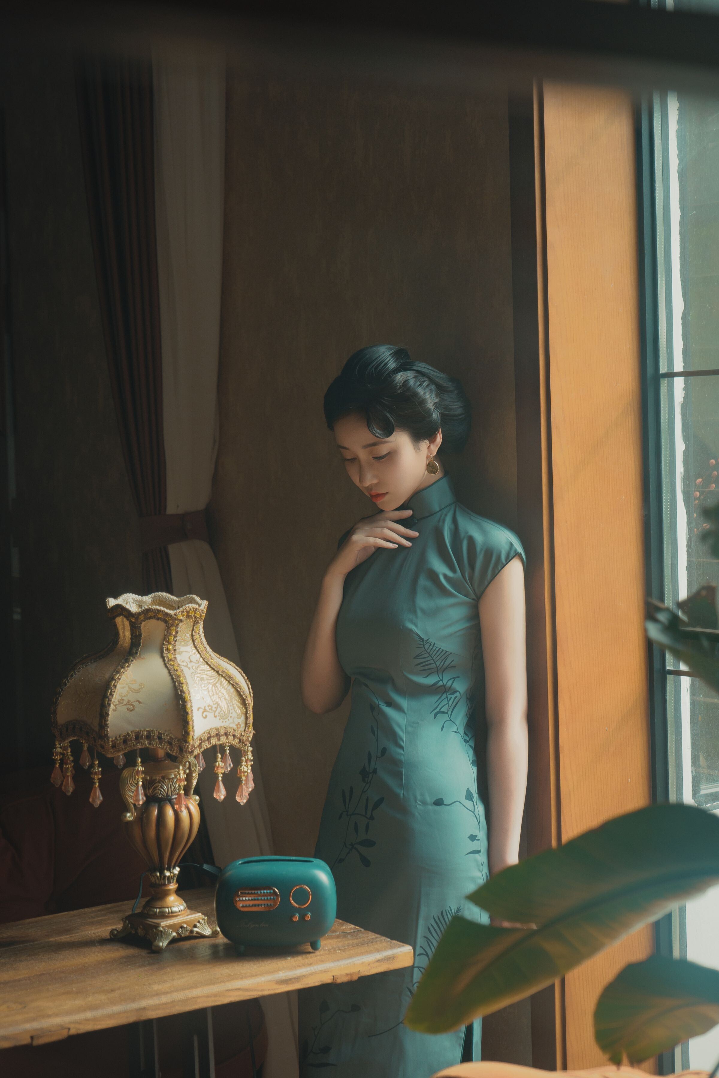 海上花，青色旗袍肉色美人
