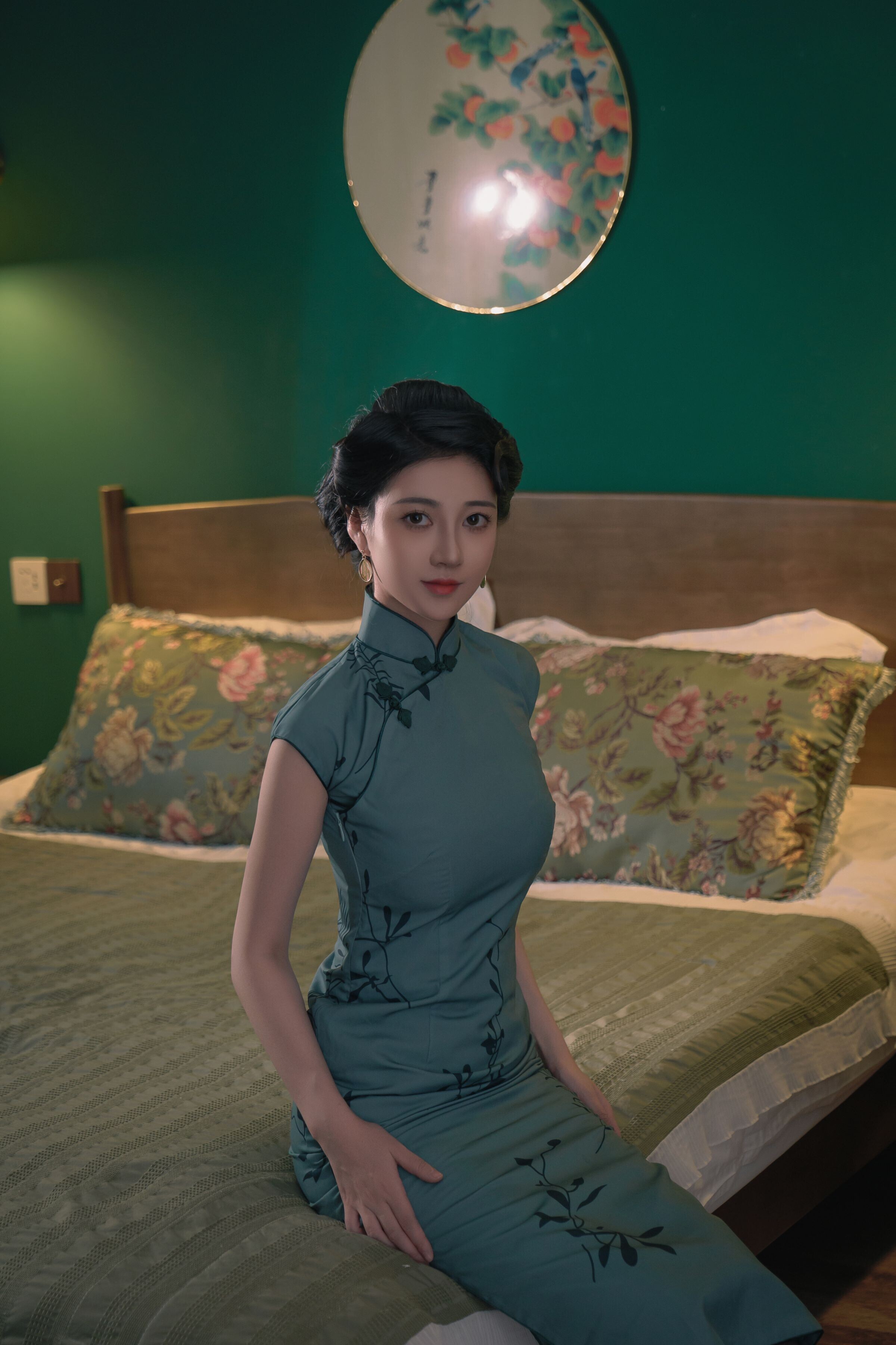 海上花，青色旗袍肉色美人