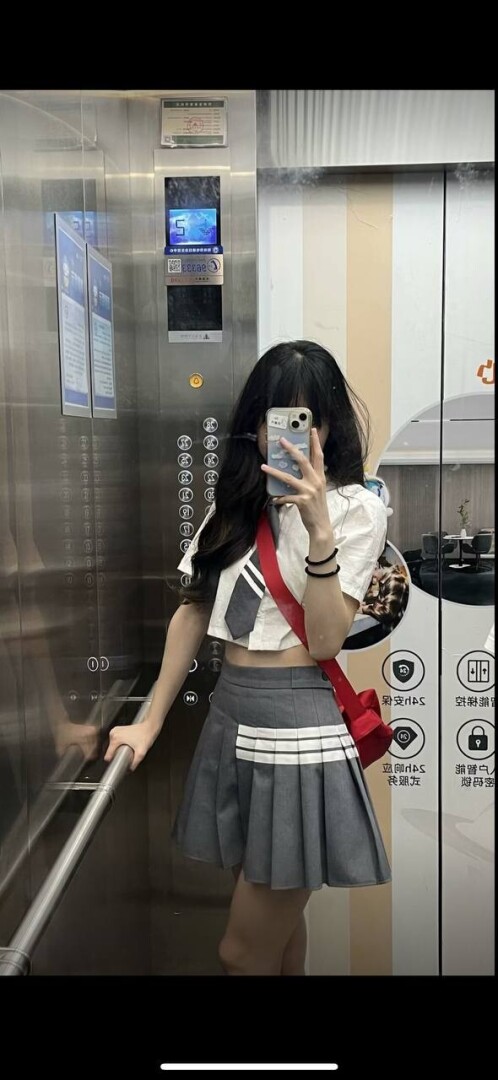 清纯学妹在床上像个母狗