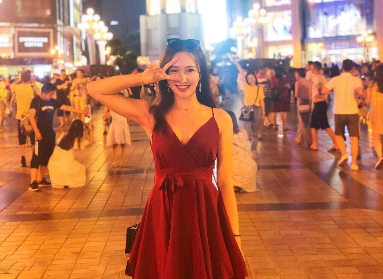 清纯学妹在床上像个母狗