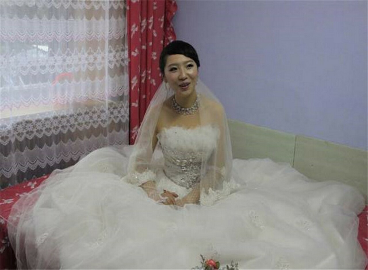单位新来人妻同事忘不掉你的骚