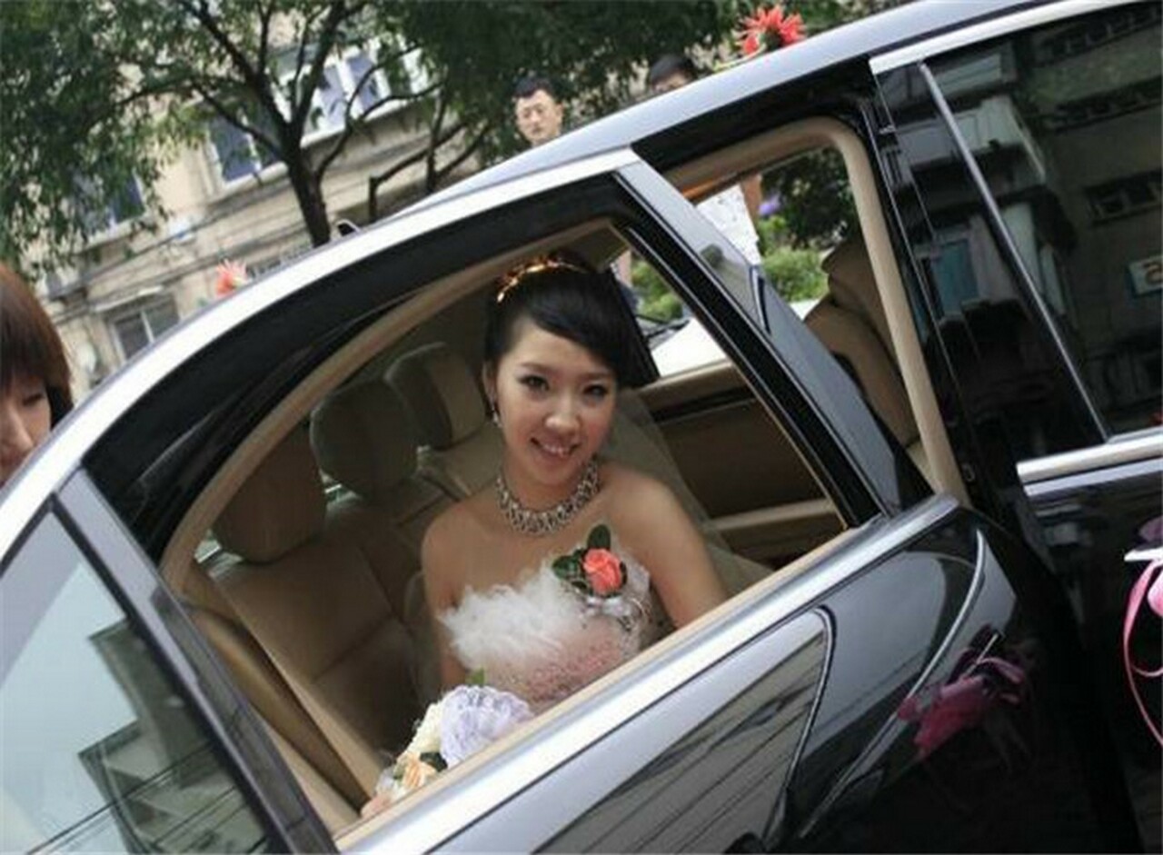 单位新来人妻同事忘不掉你的骚