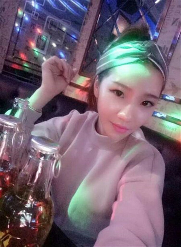 单位新来人妻同事忘不掉你的骚