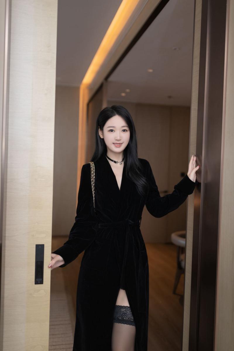 顶级美女的黑丝诱惑