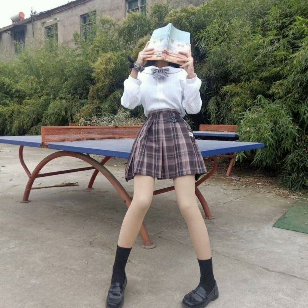 清纯脸蛋下藏着是经历了风雨的逼