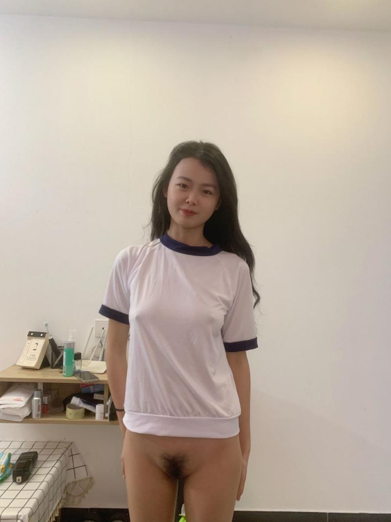 格外顺从温柔的小姐姐