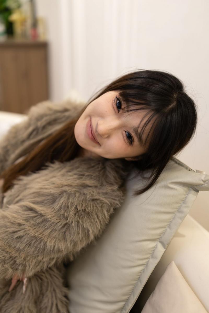 顶级小姐姐脱掉衣服穿上紫丝