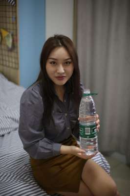 仪态顶级的极品妹子