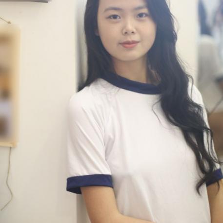 清纯到极致的小姐姐