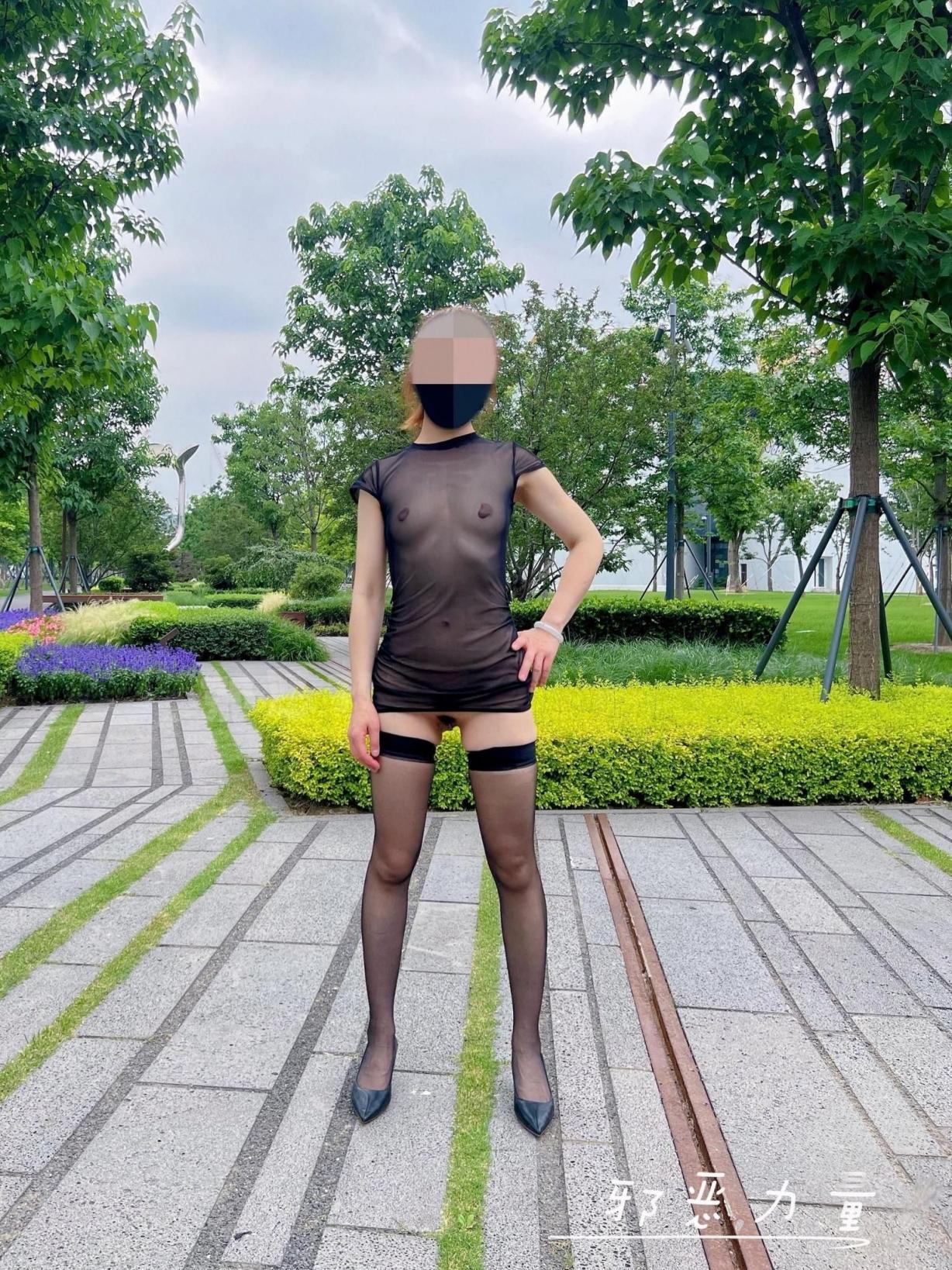 上海浪女户外露出
