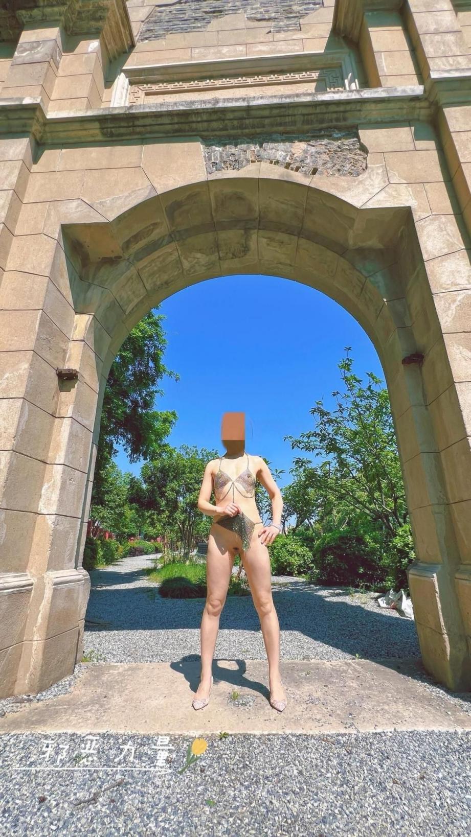 上海浪女户外露出