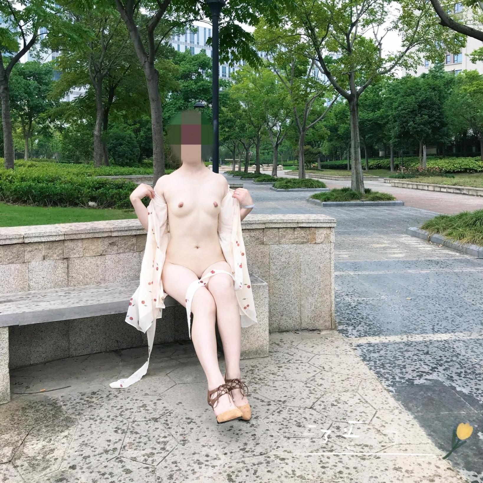 上海浪女户外露出