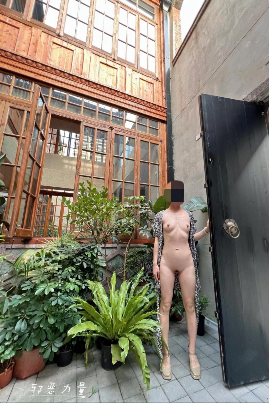 上海浪女户外露出