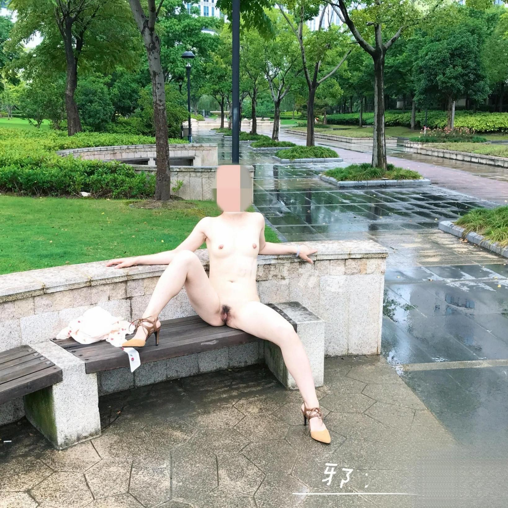 上海浪女户外露出