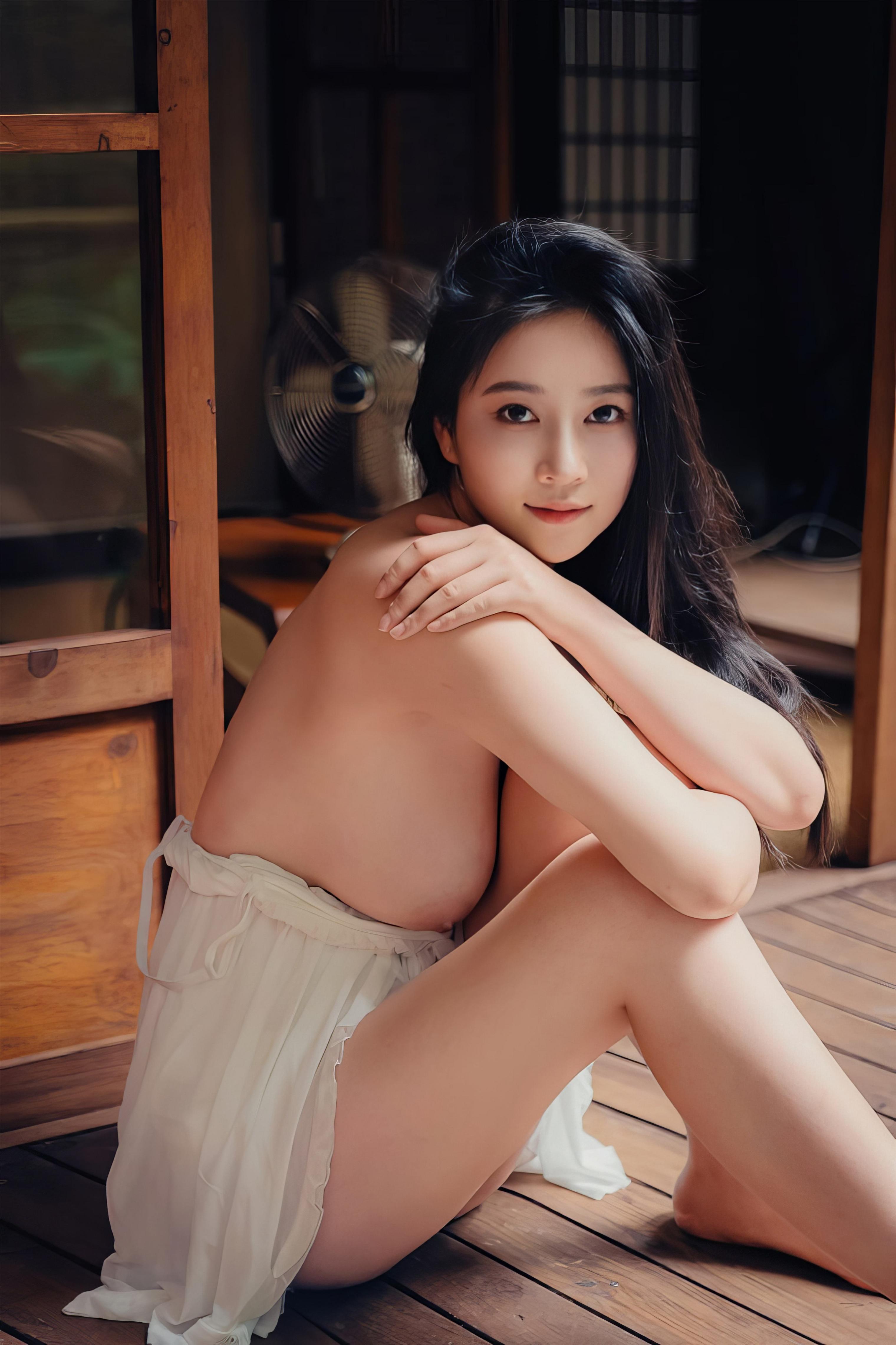 林间小屋，白裙兜不住的美胸