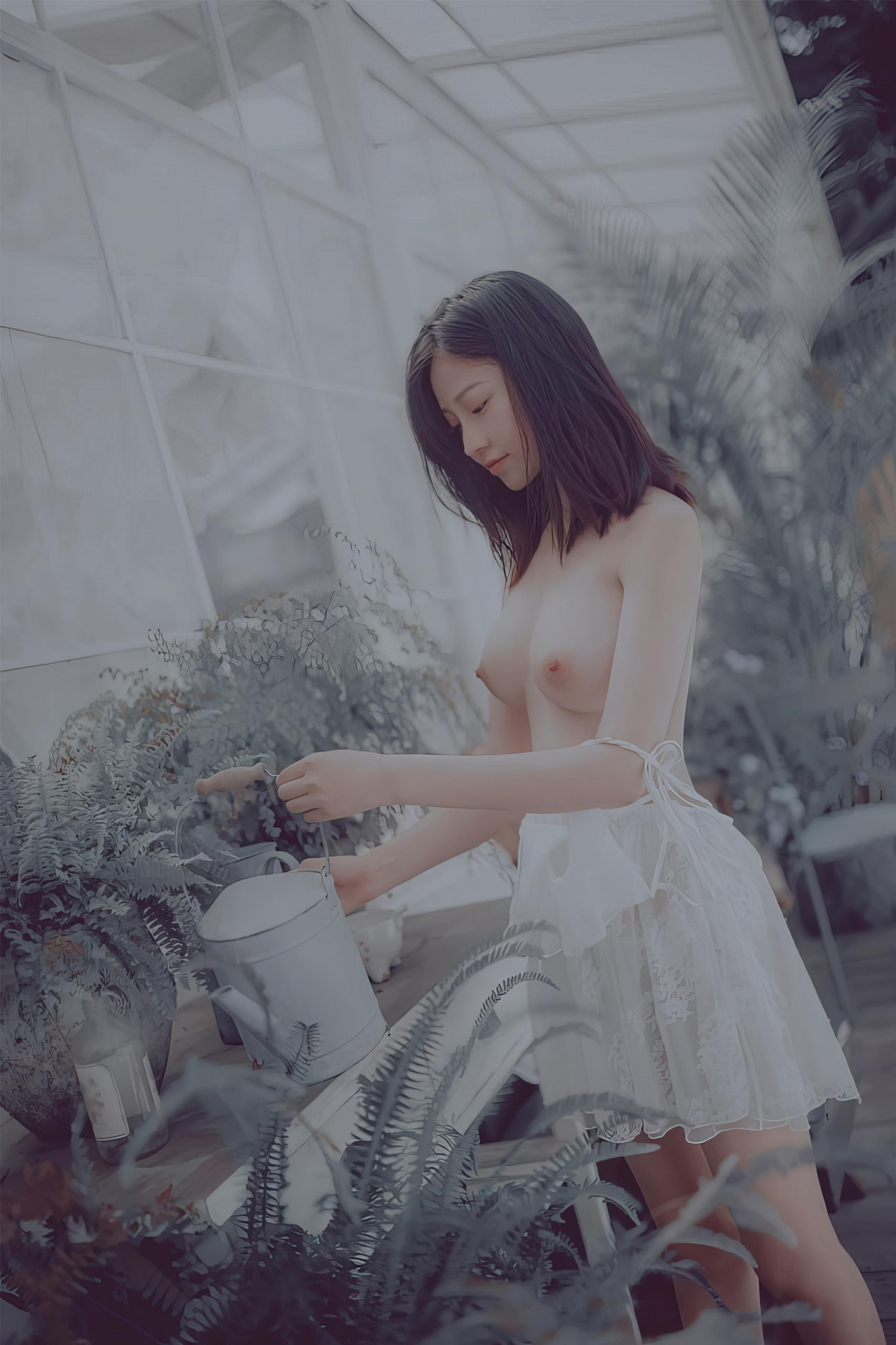 青青子衿，白色透丝纱裙的性感