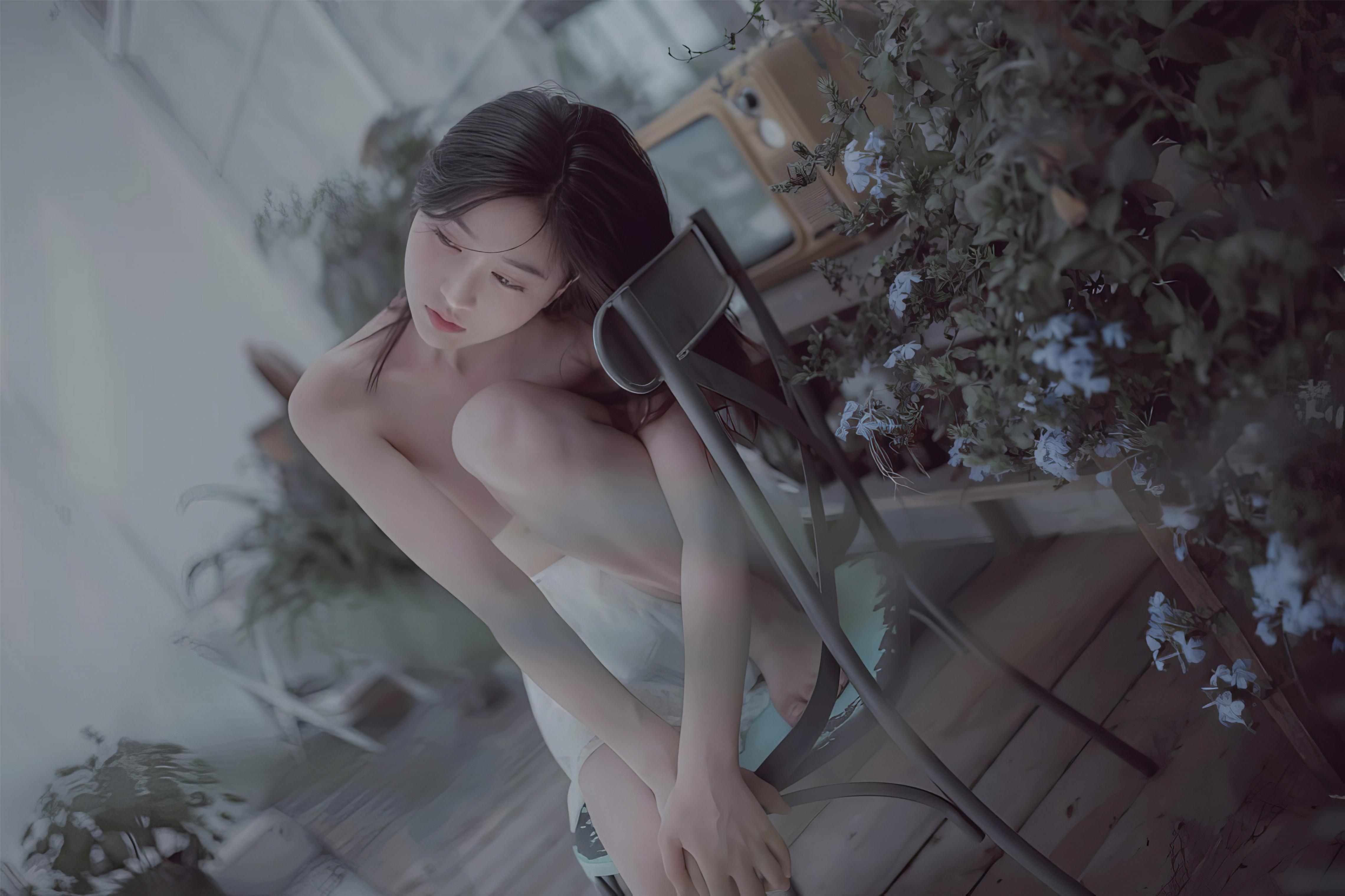 青青子衿，白色透丝纱裙的性感