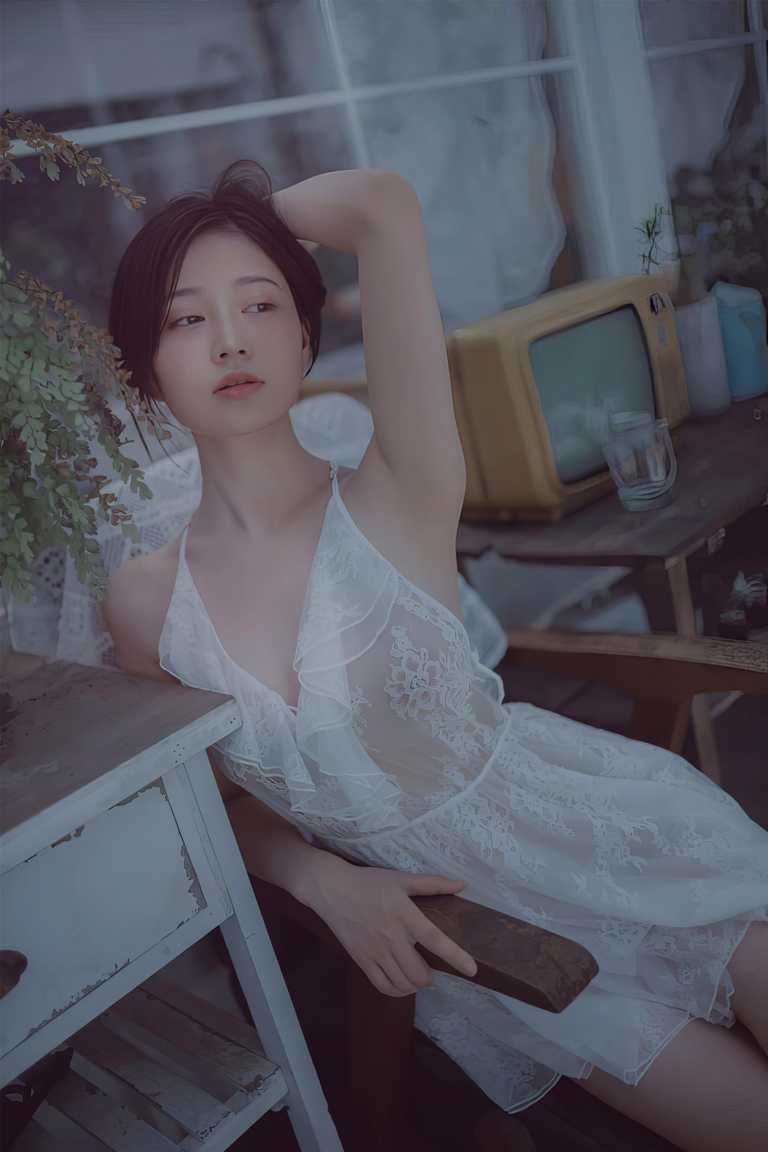 青青子衿，白色透丝纱裙的性感