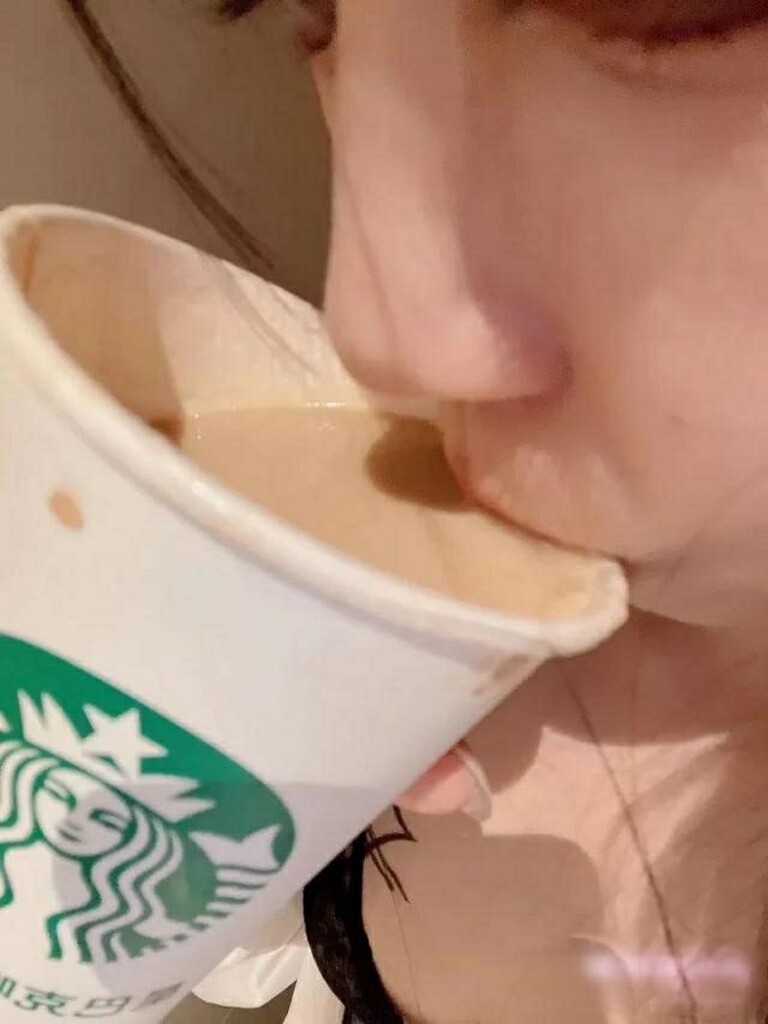 骚辣轻熟女的嫩穴
