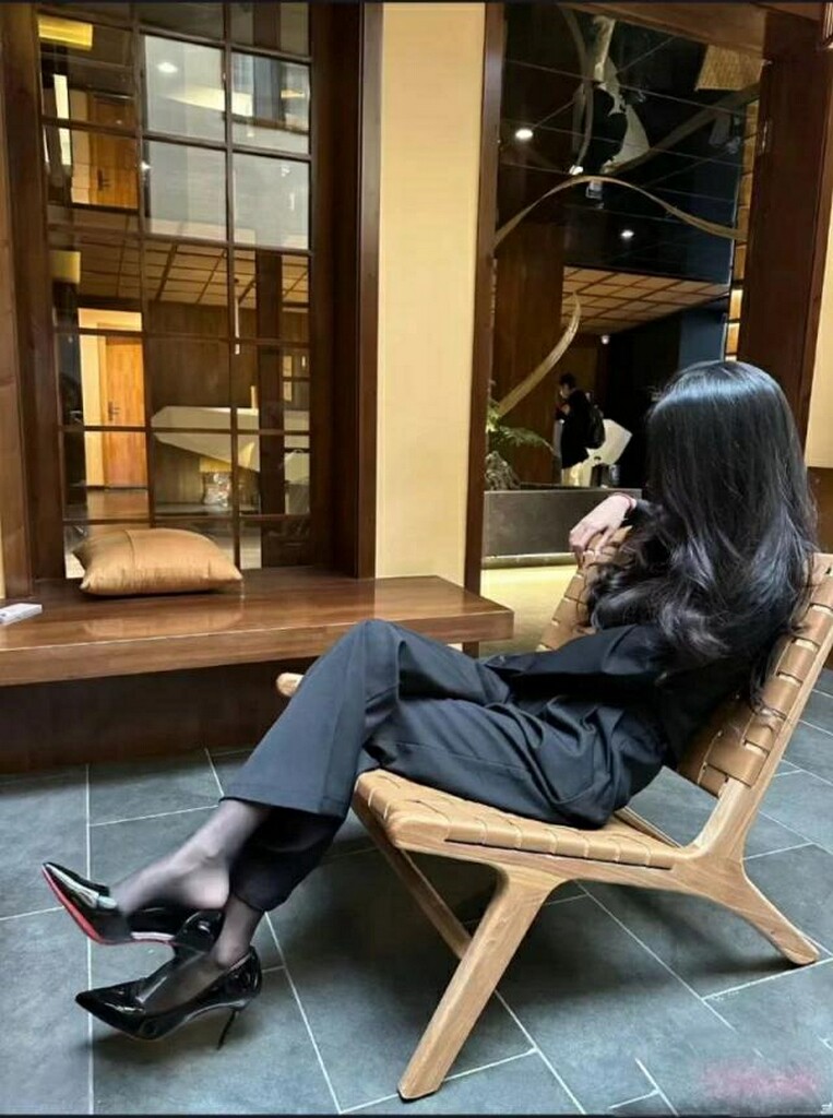 骚辣轻熟女的嫩穴