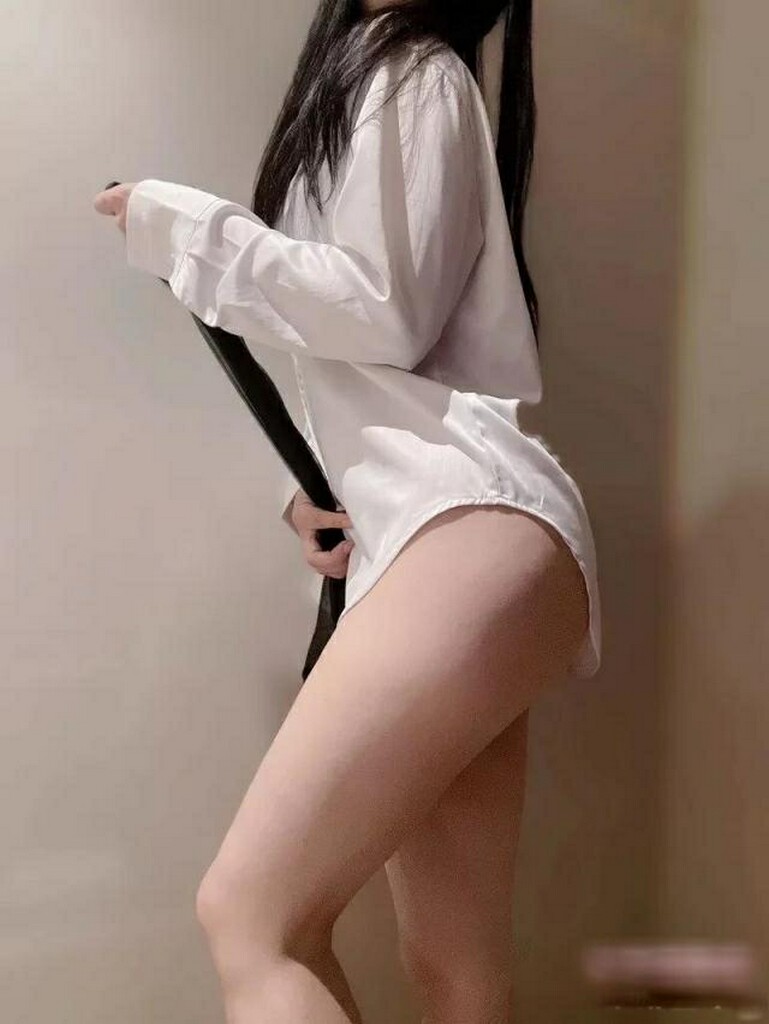 骚辣轻熟女的嫩穴
