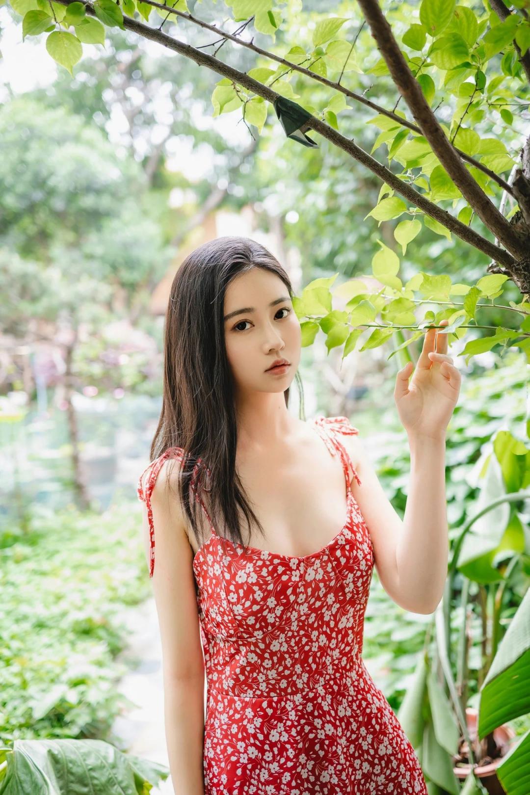 年年的秘密花园阴毛