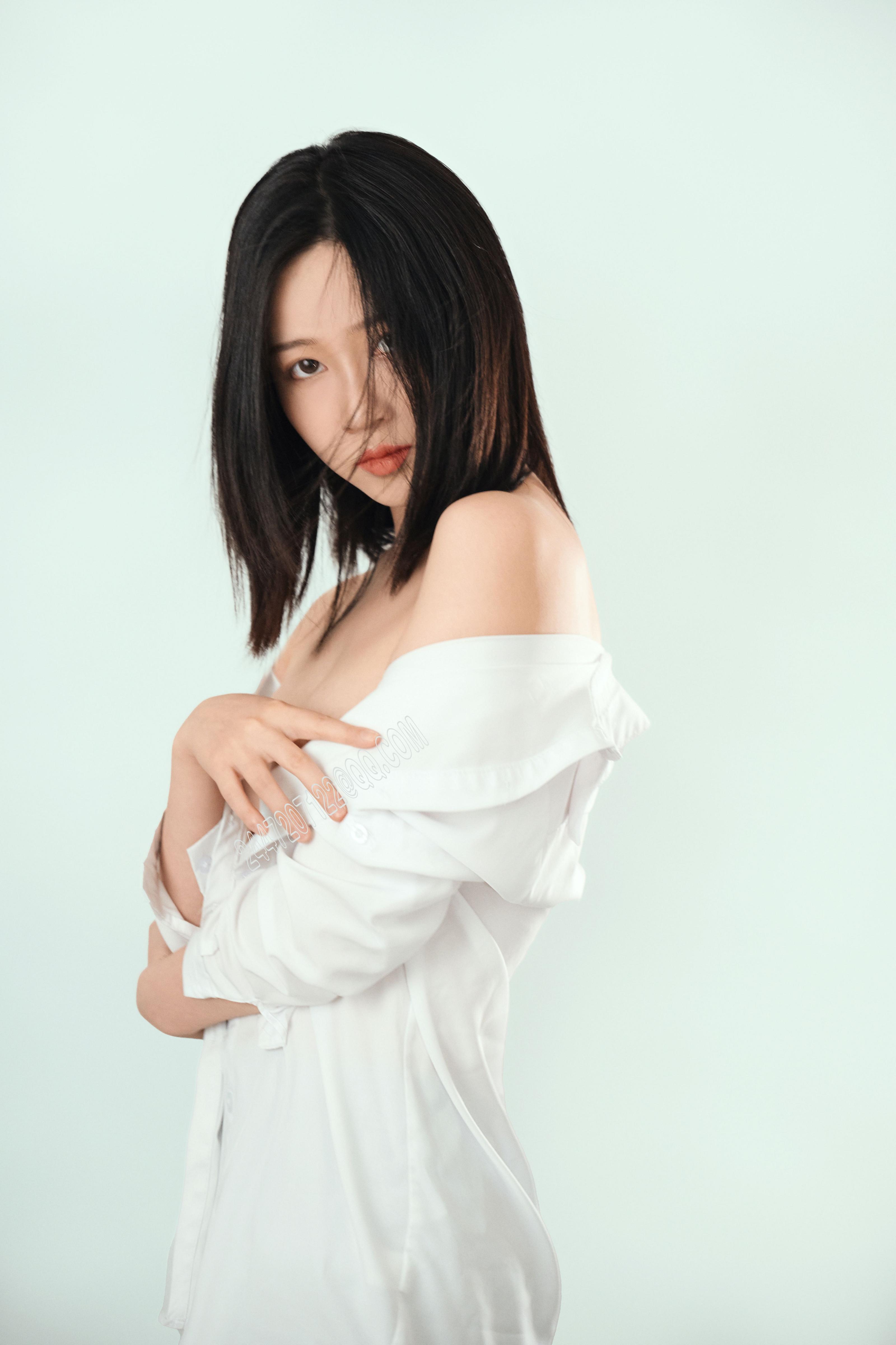 年年少女 - 杂志少女二，牛仔帽和松垮衬衫