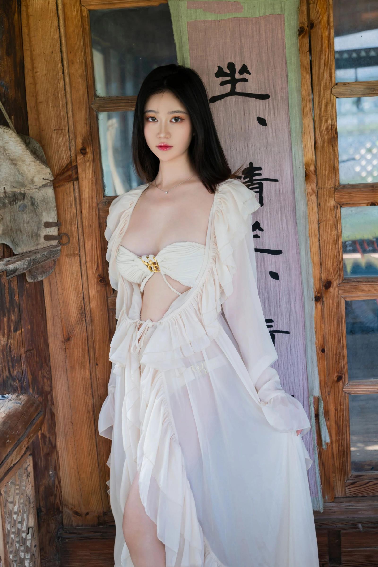 浅夏！高温天气容易中暑，多喝水！