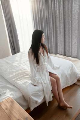 她温柔挑逗激情缠绵!完美诱人曲线 让男人忍不住想和她连干两发